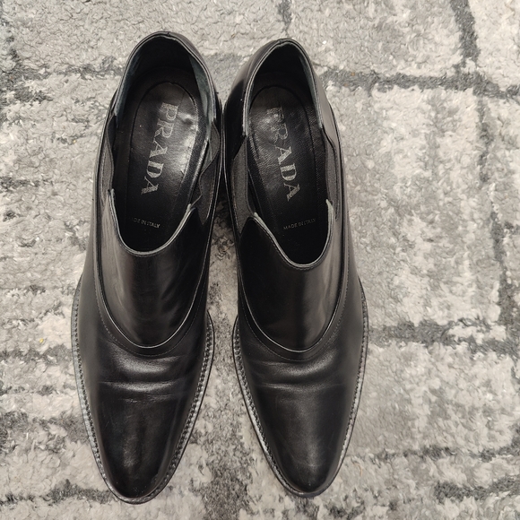 Prada Leather Ankle Boots Chelsea Bootie pump  kitten heels US 37.5 Black Italy - Picture 1 of 10